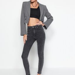 Trendyol Women Mid-Rise Clean Look Heavy Fade Jeans-picture-29