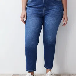 Trendyol Women Light Fade Jeans-picture-5