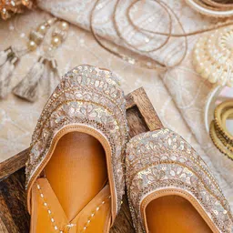 NR By Nidhi Rathi Women Embellished Ethnic Mojaris with Embroidered Flats-picture-37