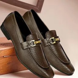 Arber Kenton Men Textured Formal Loafers-image-24