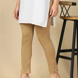 PYNK Women Mid-Rise Ankle-Length Leggings with Pocket-picture-6