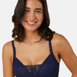 Triumph Striped Lightly Padded Full Coverage T-shirt Bra With All Day Comfort-picture-48