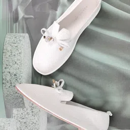Ronnie Grey Women Patterned PU Loafers-image-16