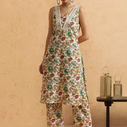 STYLEBAAZI Floral Embroidered Straight Pure Cotton Kurta With Trousers-picture-37