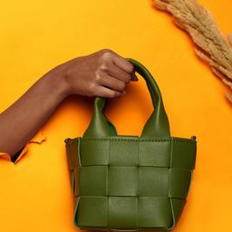 HAUTE SAUCE by Campus Sutra Green Textured PU Structured Handbag-image-23