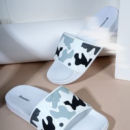 The Roadster Lifestyle Co. Men Colourblocked Sliders-picture-37