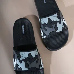 The Roadster Lifestyle Co Men Colourblocked Sliders-picture-16