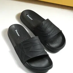 The Roadster Lifestyle Co. Men Black Textured Sliders-image-40
