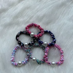 CHANDERKASH Set of 6 Assorted Embellished Ponytail Holders image 3