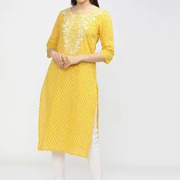 Vishudh Yellow Floral Printed Round Neck Straight Kurta image 2