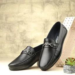 knoos Men Textured Patent Leather Loafers-image-8