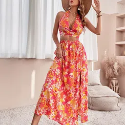 TANDUL Floral Printed Halter Neck Top With Skirt-14