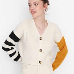 Trendyol Women Off White & Black Striped Acrylic Cardigan-image-55