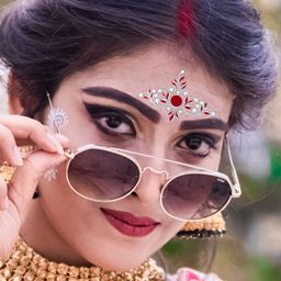 Comet Busters Reusable Bengali Bridal Bindi - Red & White image 4