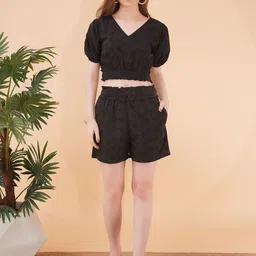NUEVOSDAMAS Embroidered Schiffli Puffed Sleeves Pure Cotton Top With Shorts-picture-2