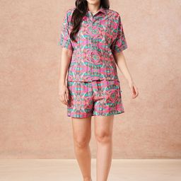 ANWAIND Printed Collar Neck Shirt & Mid-Rise Short Co-Ords-image-26