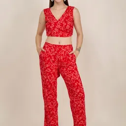 Gargistyle Abstract Printed Sleeveless Tie-Ups V-Neck Casual Crop Top With Trousers-picture-11