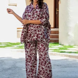 HOUSE OF JAMOTI Floral Printed Pure Cotton Shirt Collar Neck Shirt & Flared Trousers-image-80