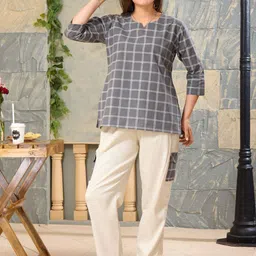 NIGHT FLOSS Checked Round Neck Three-Quarter Sleeves Pure Cotton Top With Trouser-picture-31