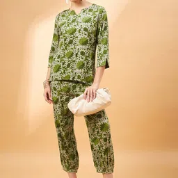 all about you Floral Printed Top With Trousers-image-29