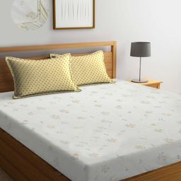 KLOTTHE  Floral Printed 300 TC Fitted Super King Bedsheet with 2 Pillow Covers-image-24