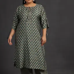 EXTRA LOVE BY LIBAS Plus Size Floral Print Regular Sequinned Straight Kurta With Trousers-picture-12