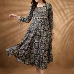 Globus Women Embroidered Yoke Tie-Up Sleeves Tassel & Coin Detail A-Line Midi Fusion Dress-picture-33