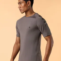 CULT Men Dark Grey Athletic Sculpted T-shirt-image-81