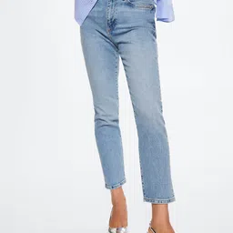 MANGO Women Blue aSlim Fit Light Fade Cropped Stretchable Jeans-33