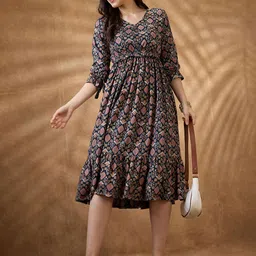 Globus Women Ethnic Motifs V-Neck Tie-Up Sleeves Midi A-Line Fusion Dress-image-90