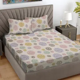 FABINALIV Cream & Green Geometric Printed 300 TC King Bedsheet With 2 Pillow Covers-10