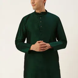 THANGAMAGAN Men Green Solid Straight Kurta with Link Detail-picture-16