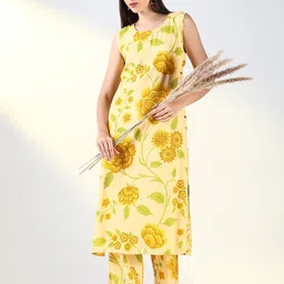 SHOWOFF Round Neck Floral Printed Straight Kurta with Trousers-47