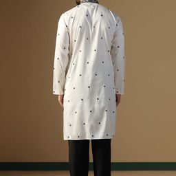 Prakatha Men Geometric Embroidered Thread Work Kurta image 3