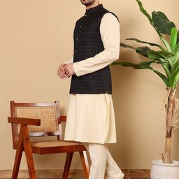 MULTI SHADES Men Regular Kurta with Pyjamas image 2