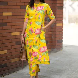 DIVASTRI Women Floral Printed Kurta with Palazzos-image-76