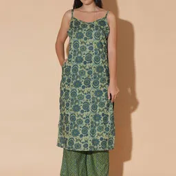 MOSHI Women Floral Printed Cotton Kurta with Trousers-image-32