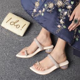 Kneetoes Women Twinkle Studs White Cylindrical Heel Sandals-image-94