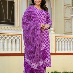 D K W Women Floral Printed Regular Pure Cotton Kurta with Trousers & With Dupatta-image-79