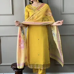 ANJIKI Women Floral Embroidered Regular Thread Work Kurta with Trousers & With Dupatta-picture-47