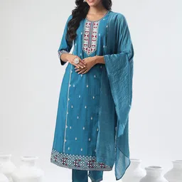 Tulsattva Geometric Embroidered Thread Work Straight Kurta With Trousers & Dupatta-picture-6