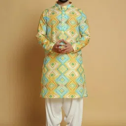 VISHESTA Men Yellow & Blue Printed Mandarin Collar Straight Cotton Kurta-picture-3