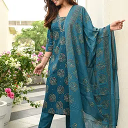 AMRUTVARSHA CREATION Women Printed Regular Gotta Patti Kurta with Trousers & With Dupatta image 5