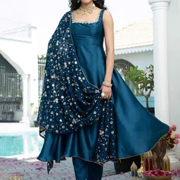 TextileNow Women Solid Regular Kurta with Trousers & With Dupatta-17