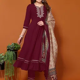 SKYLEE Women Floral Embroidered Kurta with Trousers & Dupatta-25