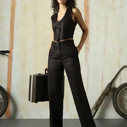 High Star Women Relaxed Flared High-Rise Pleated Trousers-image-49