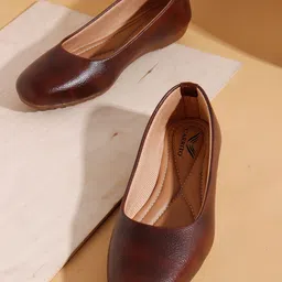 carrito Women Square Toe Mojaris Flats-picture-15