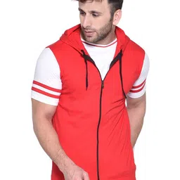 Blisstone Men Colourblocked Hooded Slim Fit T-shirt-image-96