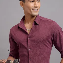 LOCOMOTIVE Men Cutaway Collar Textured Solid Slim Fit Casual Shirt-image-64