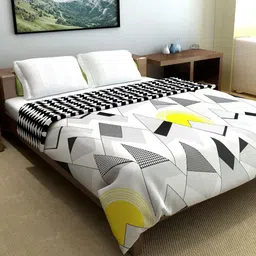 Divine Casa Black & Yellow Geometric Microfiber Mild Winter 150 GSM Double Bed Comforter-image-39